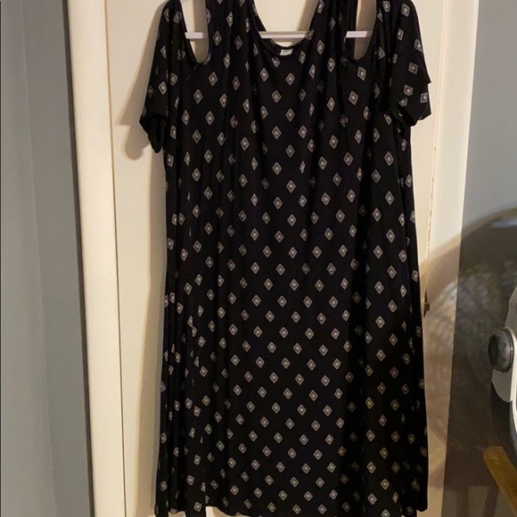 Old Navy Dresses & Skirts - Old Navy cold shoulder dress